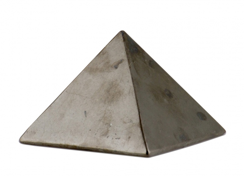 Пирамидка из натурального камня шунгит